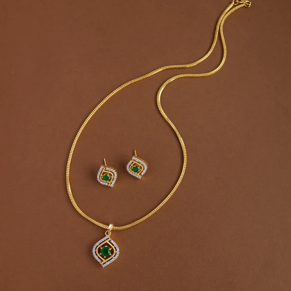 Green Stone Leaf Mid length Pendant chain